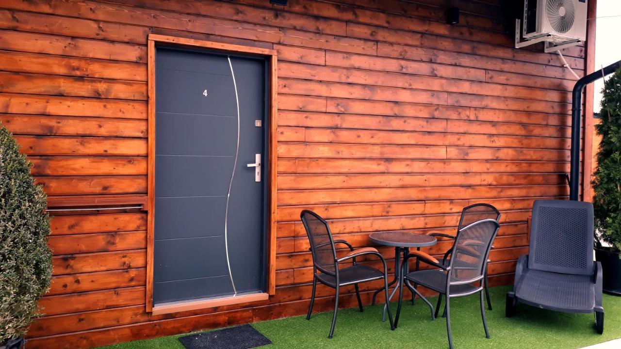Penzion Florens, Nesvady Exterior foto